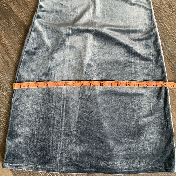 Forever 21 velvet mini dress fit and flair size medium - Picture 9 of 11